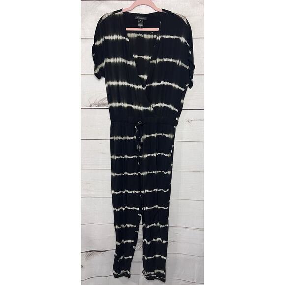 Size Medium Olivaceous Jumpsuit Black & White - Picture 1 of 5
